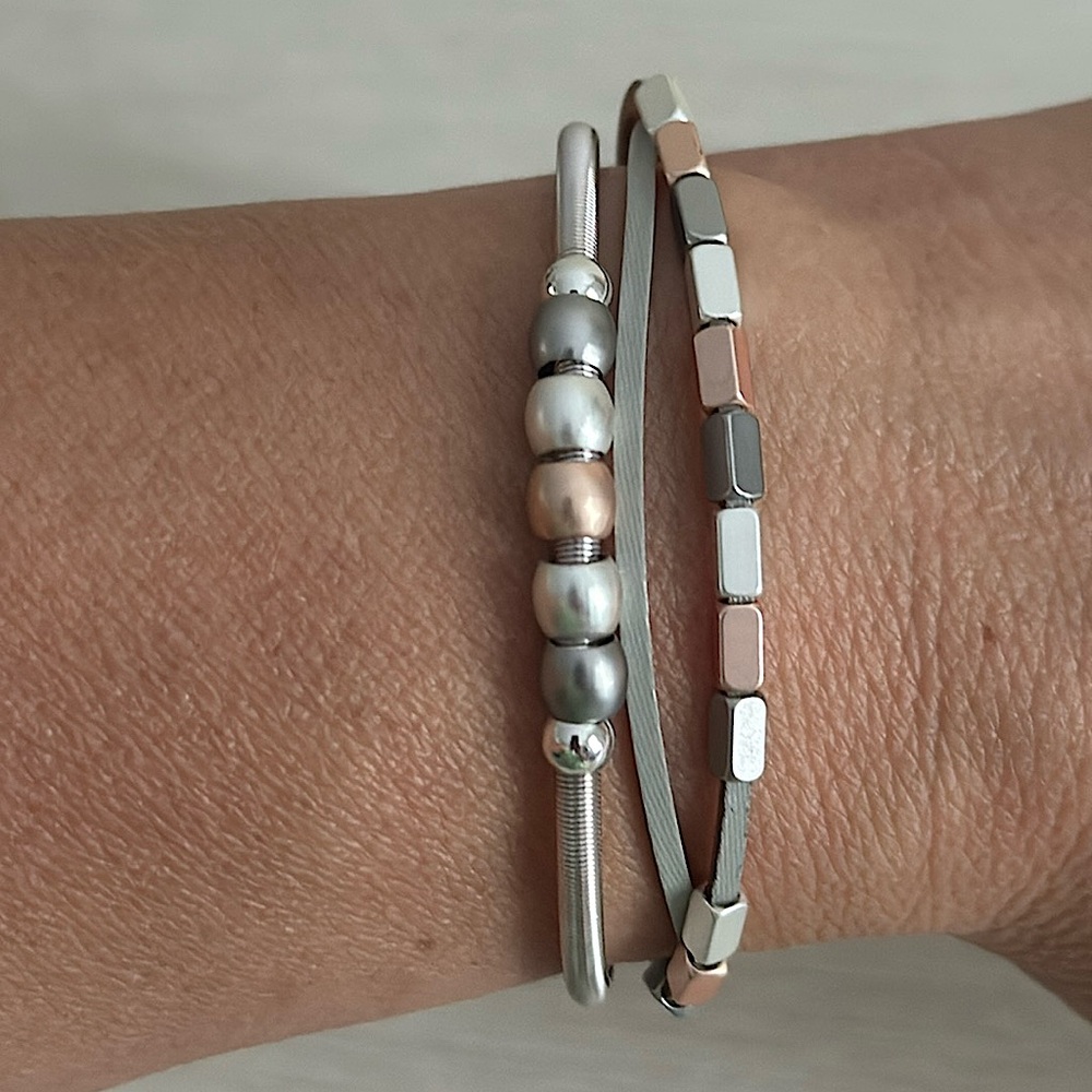 Leather with Metal Beads Magnetic Closure Bracelet EUC
